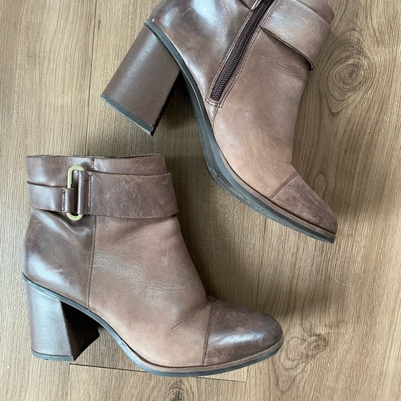 Kork-Ease Shoes - Korks Stacked Heel Leather Booties